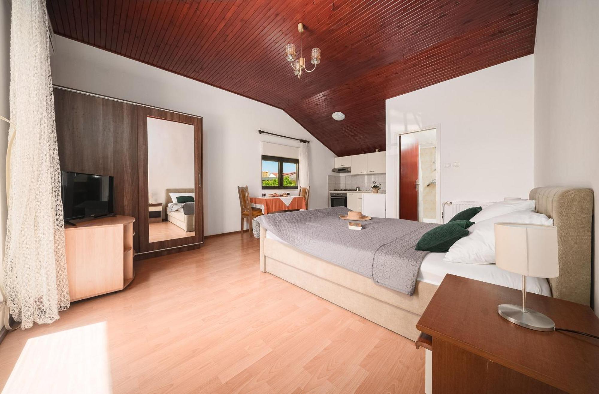 Apartment&Rooms Mrkovic Vodice Buitenkant foto